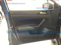 Volkswagen Nivus 2023 5p Highline L3/1.0/T Tiptronic IMG_7442