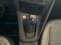 Volkswagen Nivus 2023 5p Highline L3/1.0/T Tiptronic IMG_7454