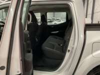 Nissan NP300 Frontier 2021 4p LE L4/2.5 Aut 2021 Nissan NP300 Frontier Venta Interiores 18