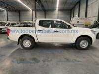 Nissan NP300 Frontier 2018 4p S L4/2.5 Man A/A Paq. Seg. 2018 Nissan NP300 Frontier Ingreso Exteriores 4