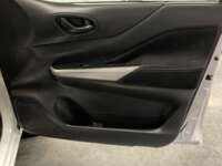 Nissan NP300 Frontier 2018 4p S L4/2.5 Man A/A Paq. Seg. 2018 Nissan NP300 Frontier Venta Interiores 13