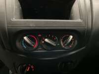 Nissan NP300 Frontier 2018 4p S L4/2.5 Man A/A Paq. Seg. 2018 Nissan NP300 Frontier Venta Interiores 6