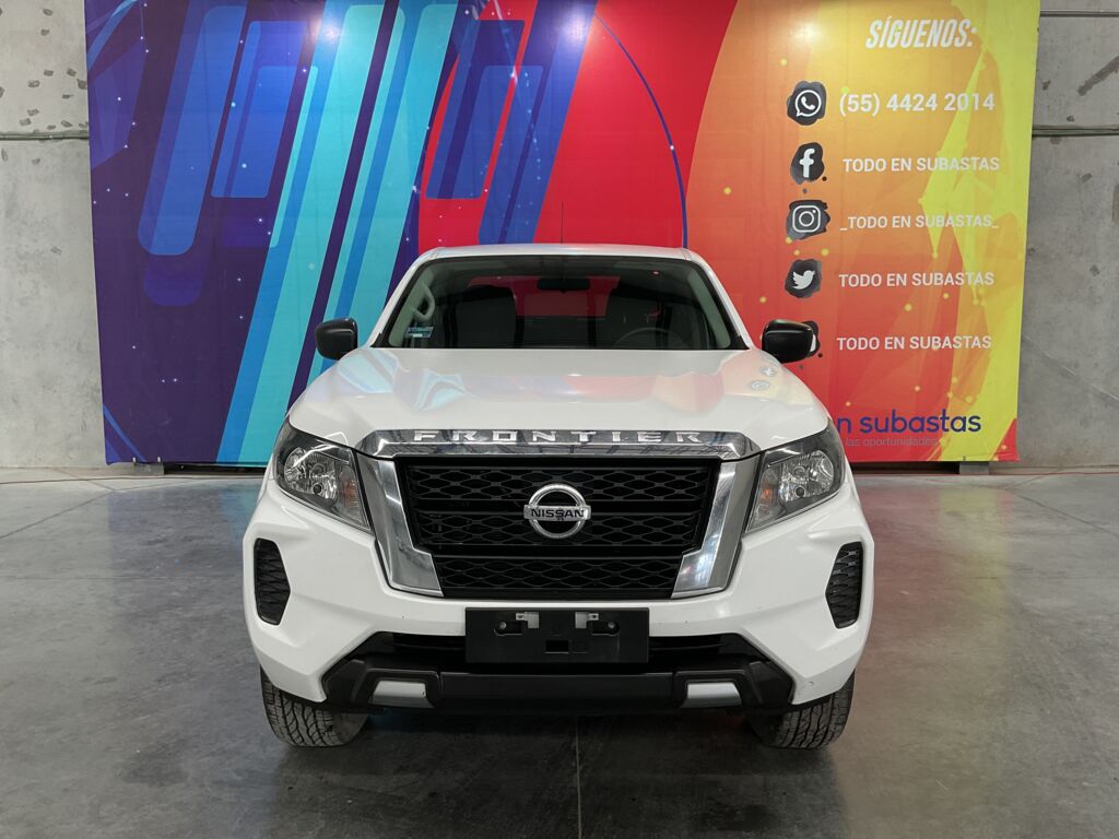 Nissan NP300 Frontier 2022 4p XE L4/2.5 Man 2022 Nissan NP300 Frontier Venta Exteriores 2