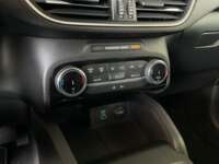 Ford Escape 2022 5p SE Híbrida L4/2.5 Aut 2022 Ford Escape Venta Interiores 11