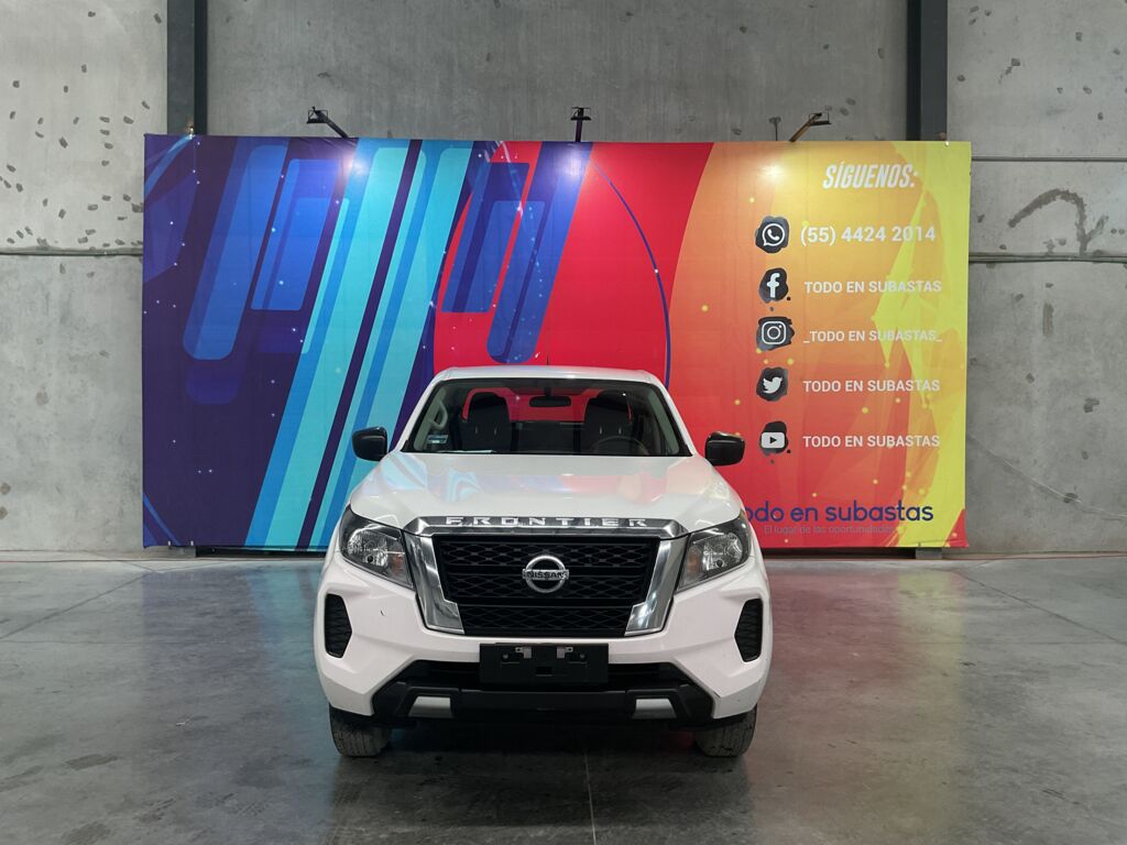 Nissan NP300 Frontier 2022 4p XE L4/2.5 Man 2022 Nissan NP300 Frontier Venta Exteriores 2