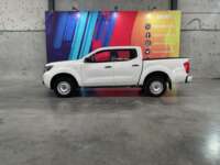 Nissan NP300 Frontier 2022 4p XE L4/2.5 Man 2022 Nissan NP300 Frontier Venta Exteriores 8