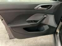 Volkswagen T-Cross 2024 5p Trendline L4/1.6 Aut 2024 Volkswagen T-Cross Venta Interiores 15