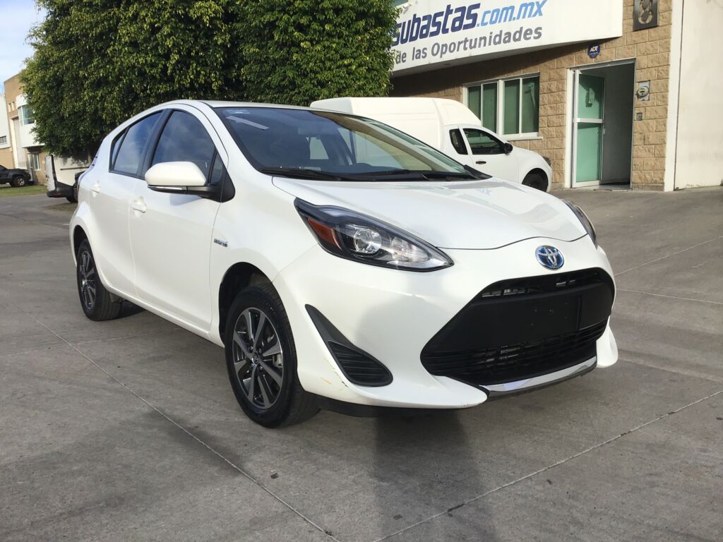 Toyota Prius 2021 5p C Híbrido L4/1.5 Aut 2021 Toyota Prius Venta Exteriores 3