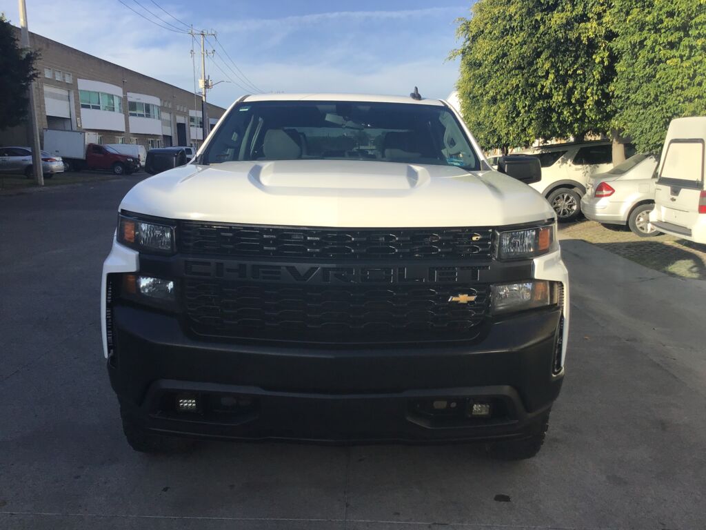 Chevrolet Silverado 2021 4p WT Doble Cabina 4X4 V6/4.3 Aut  2021 Chevrolet Silverado Venta Exteriores 2