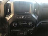 Chevrolet Silverado 2021 4p WT Doble Cabina 4X4 V6/4.3 Aut  2021 Chevrolet Silverado Venta Interiores 6