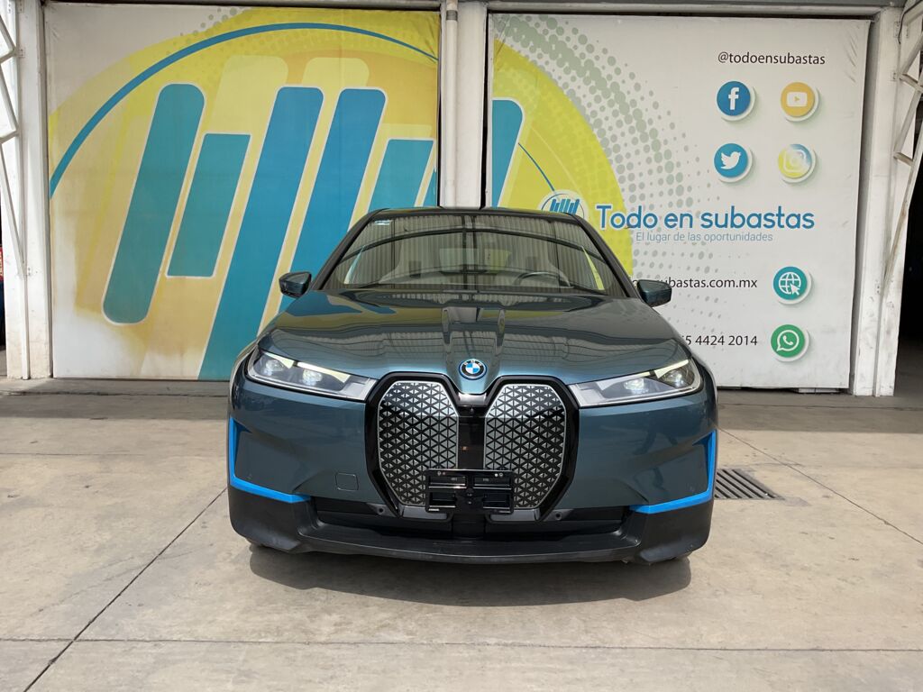 BMW iX 2023 5p xDrive 40 EV 76.6 kwh 2023 BMW iX Venta Exteriores 2