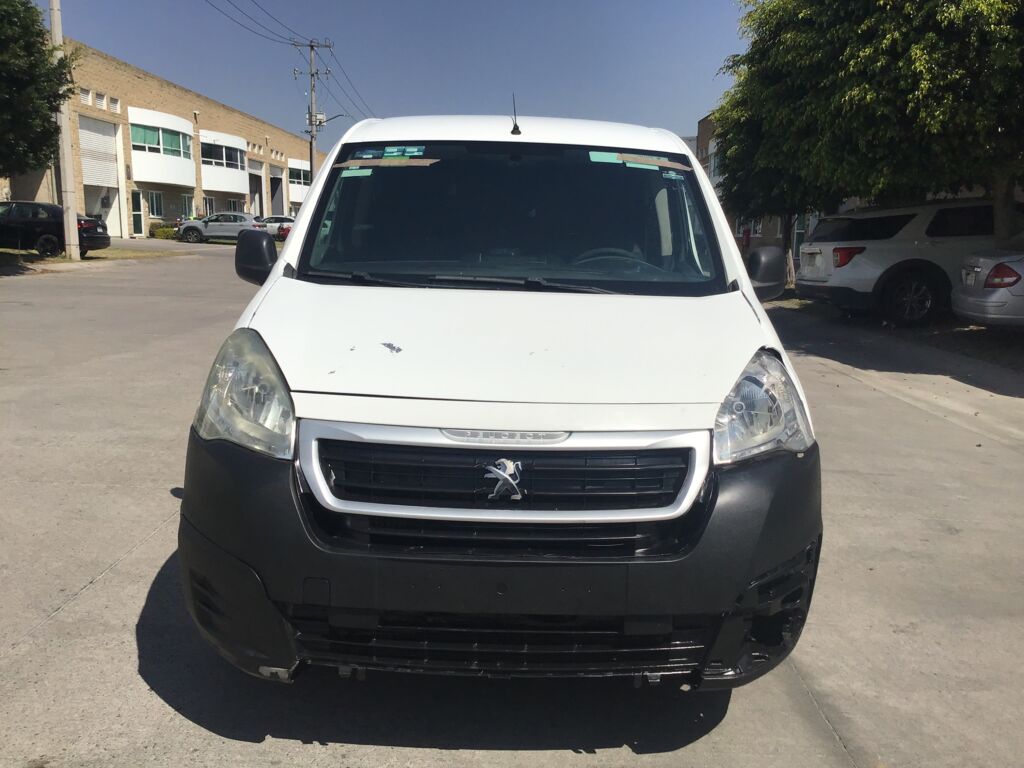 Peugeot Partner 2019 5p L4/1.6/T Diesel Man 2019 Peugeot Partner Venta Exteriores 2