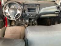 Nissan NP300 Doble Cabina 2019 4p S L4/2.5 Man A/A 2019 Nissan NP300 Doble Cabina Venta Interiores 4