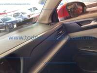 Volkswagen Taos 2024 5p Comfortline L4/1.4/T Tiptronic 2024 Volkswagen Taos Ingreso Interiores 18