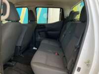 Nissan NP300 Doble Cabina 2020 4p S L4/2.5 Man A/A 2020 Nissan NP300 Doble Cabina Venta Interiores 17