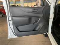 Nissan NP300 Doble Cabina 2020 4p S L4/2.5 Man A/A Paq. Seg. 2020 Nissan NP300 Doble Cabina Venta Interiores 13