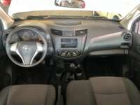 Nissan NP300 Doble Cabina 2020 4p S L4/2.5 Man A/A Paq. Seg. 2020 Nissan NP300 Doble Cabina Venta Interiores 4