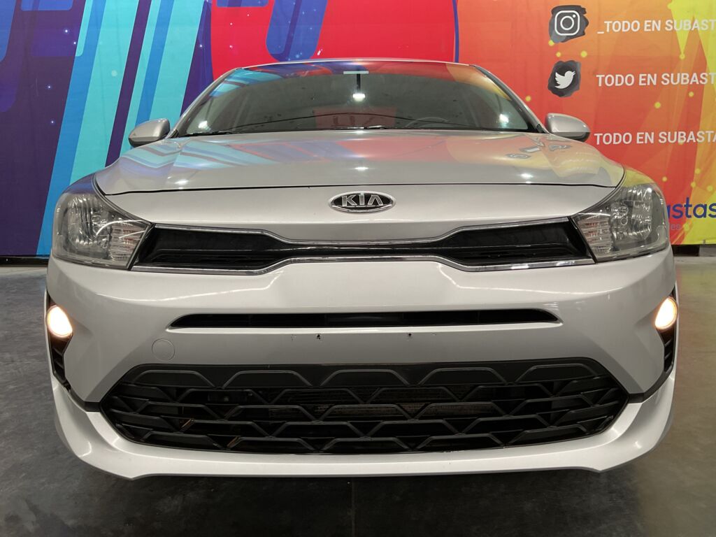 Kia Rio 2021 4p Sedán EX L4/1.6 Man 2021 Kia Rio Venta Exteriores 2