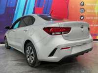 Kia Rio 2021 4p Sedán EX L4/1.6 Man 2021 Kia Rio Venta Exteriores 5