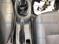 Nissan V-Drive 2022 4p L4/1.6 Man 2022 Nissan V-Drive Ingreso Interiores 13