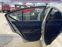 Nissan V-Drive 2022 4p L4/1.6 Man 2022 Nissan V-Drive Ingreso Interiores 16