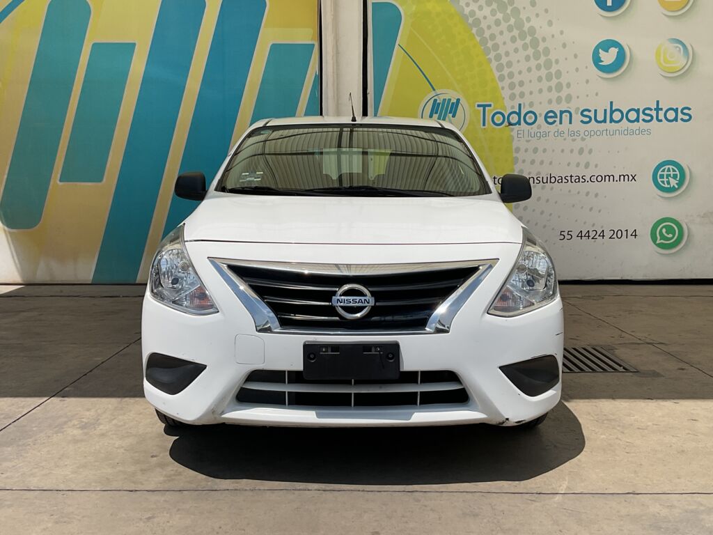Nissan V-Drive 2022 4p L4/1.6 Man 2022 Nissan V-Drive Venta Exteriores 2