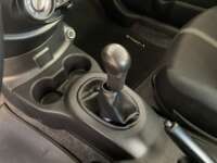 Nissan V-Drive 2022 4p L4/1.6 Man 2022 Nissan V-Drive Venta Interiores 8