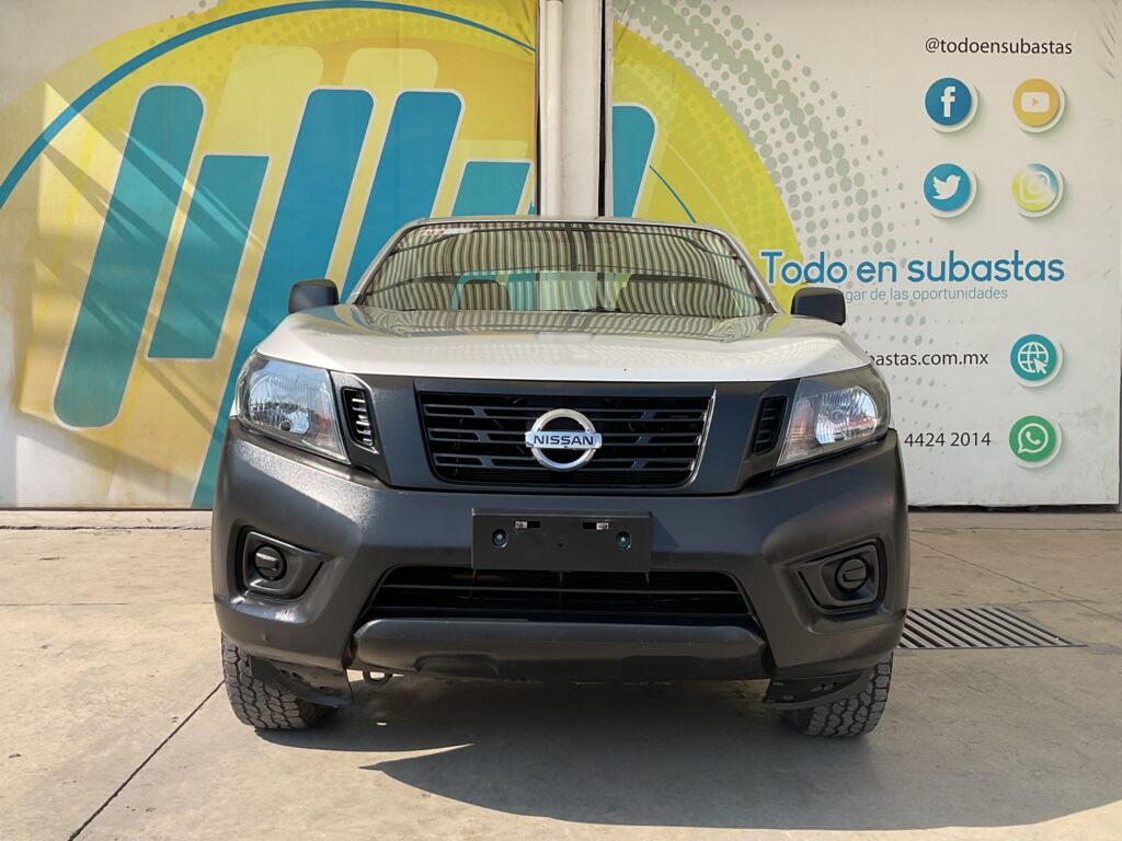 Nissan NP300 Doble Cabina 2019 4p S L4/2.5 Man A/A Paq. Seg. 2019 Nissan NP300 Doble Cabina Venta Exteriores 2