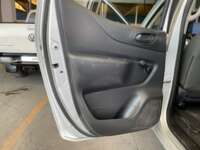 Nissan NP300 Doble Cabina 2019 4p S L4/2.5 Man A/A Paq. Seg. 2019 Nissan NP300 Doble Cabina Venta Interiores 15