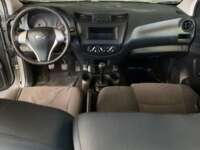 Nissan NP300 Doble Cabina 2019 4p S L4/2.5 Man A/A Paq. Seg. 2019 Nissan NP300 Doble Cabina Venta Interiores 4