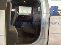 Chevrolet Silverado 2500 2020 4p WT Doble Cabina 4x4 V6/4.3 Aut IMG_2142