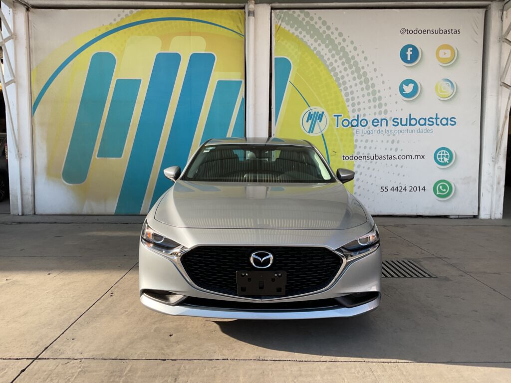 Mazda 3 2021 4p Sedán i L4/2.5 Skyactiv-Drive 2021 Mazda 3 Venta Exteriores 2