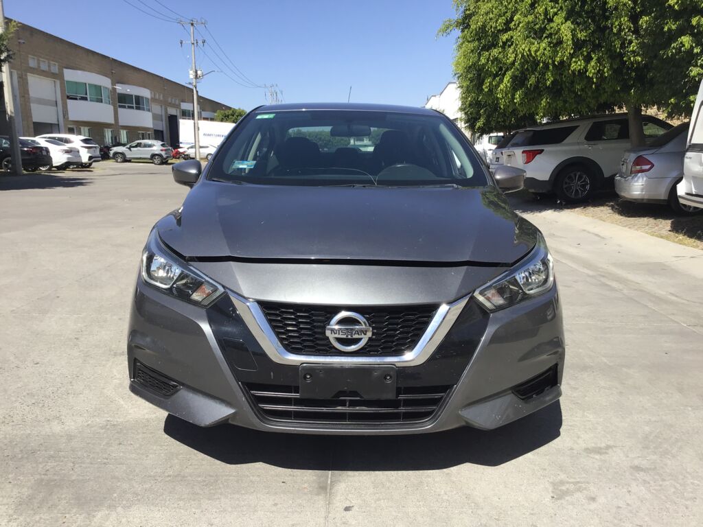 Nissan Versa 2020 4p Sense L4/1.6 CVT Línea Nueva 2020 Nissan Versa Venta Exteriores 2