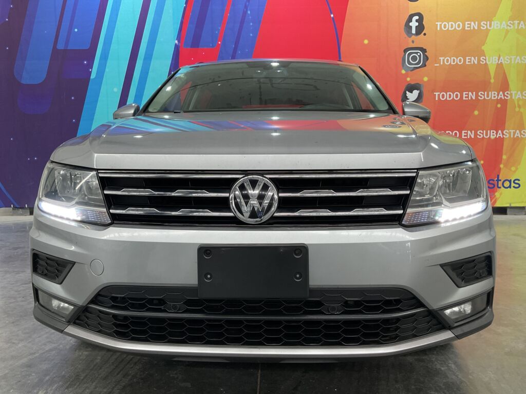 Volkswagen Tiguan 2021 5p Comfortline L4/1.4/T DSG Piel   2021 Volkswagen Tiguan Venta Exteriores 2