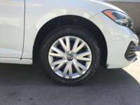 Volkswagen Jetta 2022 4p Trendline L4/1.4/T Tiptronic 2022 Volkswagen Jetta Venta Llantas 1