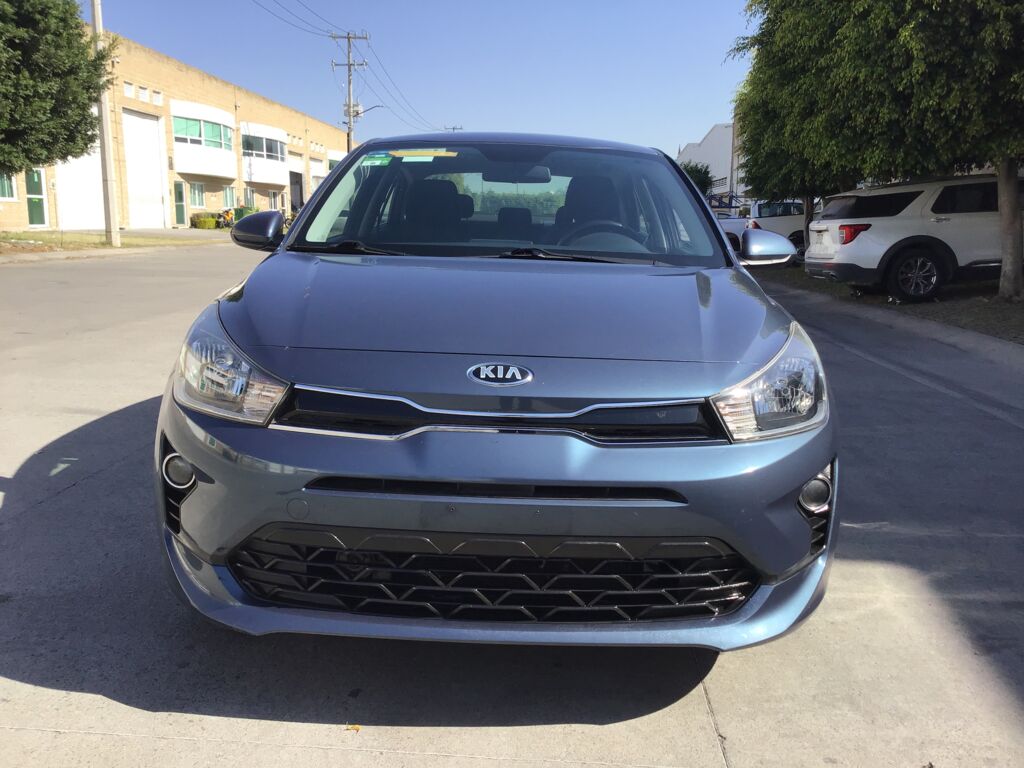 Kia Rio 2021 4p Sedán LX L4/1.6 Man    2021 Kia Rio Venta Exteriores 2
