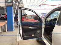 Nissan NP300 Frontier 2021 4p Diesel L4/2.5/T 4x4 Man 2021 Nissan NP300 Frontier Ingreso Interiores 0