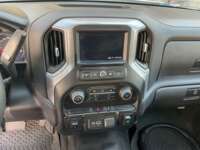 Chevrolet Silverado 2021 4p WT Doble Cabina 4X4 V6/4.3 Aut  2021 Chevrolet Silverado Venta Interiores 3