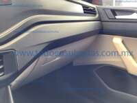 Volkswagen Virtus 2024 4p Trendline L4/1.6 Tiptronic IMG_5268