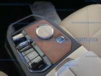 BMW iX 2024 5p xDrive 40 EV 76.6 kWh 2024 BMW iX Ingreso Interiores 10