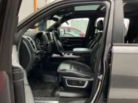 Ram 1500 2022 4p Laramie Sport Crew Cab V8/5.7 Aut 4x4 MHEV 2022 Ram 1500 Venta Interiores 15