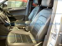 Volkswagen Tiguan 2023 5p R-Line L4/1.4/T DSG 2023 Volkswagen Tiguan Ingreso Interiores 1