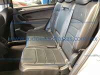 Volkswagen Tiguan 2023 5p R-Line L4/1.4/T DSG 2023 Volkswagen Tiguan Ingreso Interiores 22