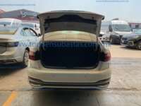 Volkswagen Jetta 2024 4p Sportline L4/1.4/T Tiptronic IMG_9476