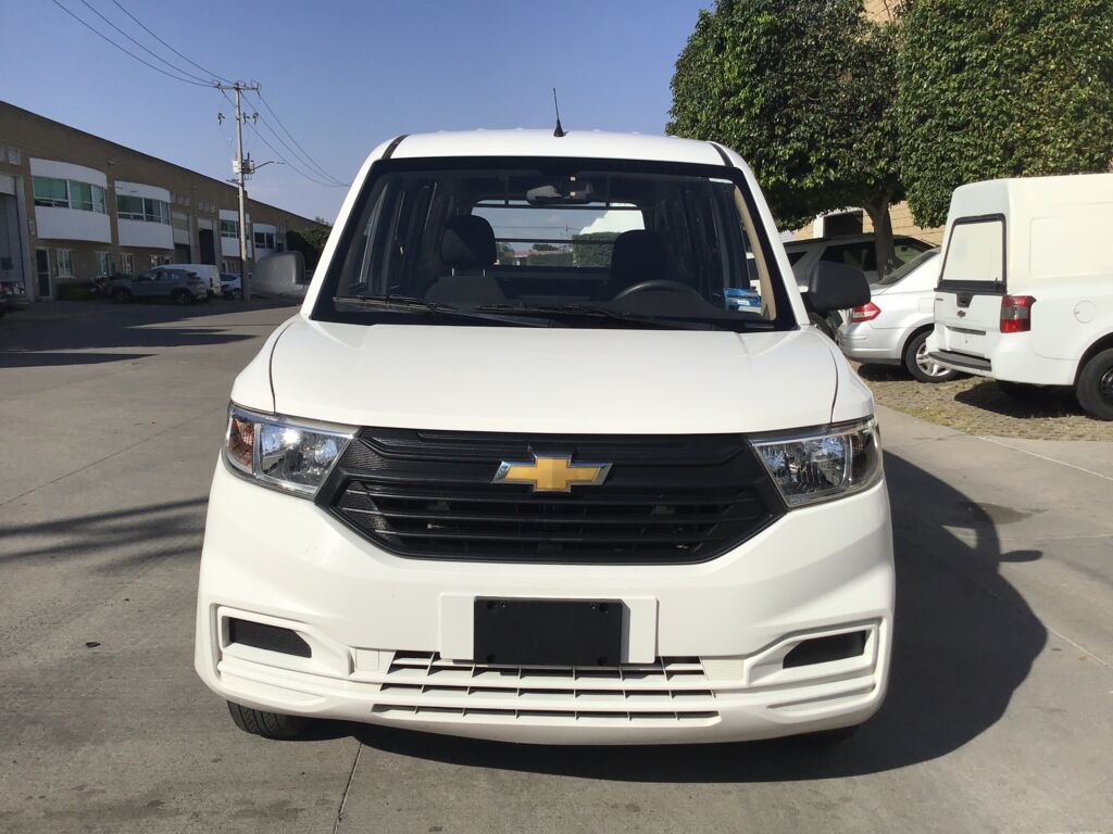 Chevrolet Tornado 2023 5p Van LS L4/1.5 Man 2023 Chevrolet Tornado Venta Exteriores 2