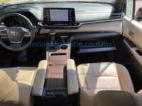 Toyota Sienna 2022 5p XLE Piel Híbrida L4/2.5 CVT 2022 Toyota Sienna Ingreso Interiores 9