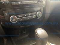 Nissan X-Trail 2017 5p Advance 2 Row L4/2.5 CVT 2017 Nissan X-Trail Ingreso Interiores 11