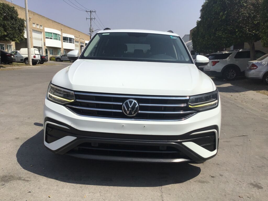 Volkswagen Tiguan 2022 5p Comfortline L4/1.4/T DSG 7 Pas Línea Nueva 2022 Volkswagen Tiguan Venta Exteriores 2