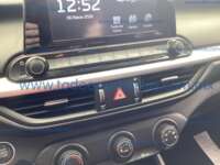 Kia Forte 2021 4p Sedán EX L4/2.0 IVT   2021 Kia Forte Ingreso Interiores 10