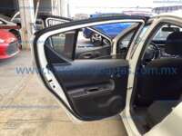 Toyota Prius 2020 5p C Híbrido L4/1.5 Aut  2020 Toyota Prius Ingreso Interiores 16